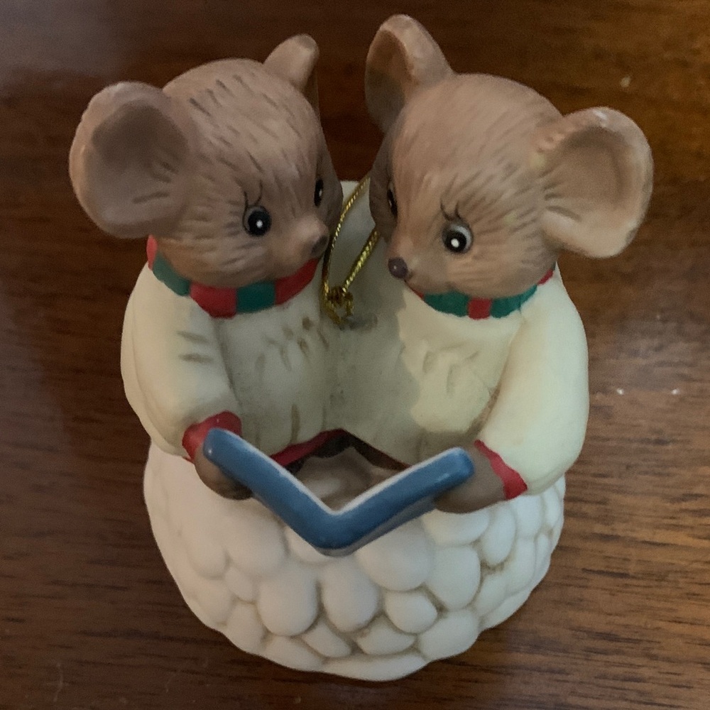 🎄Charming Mouse Carolers